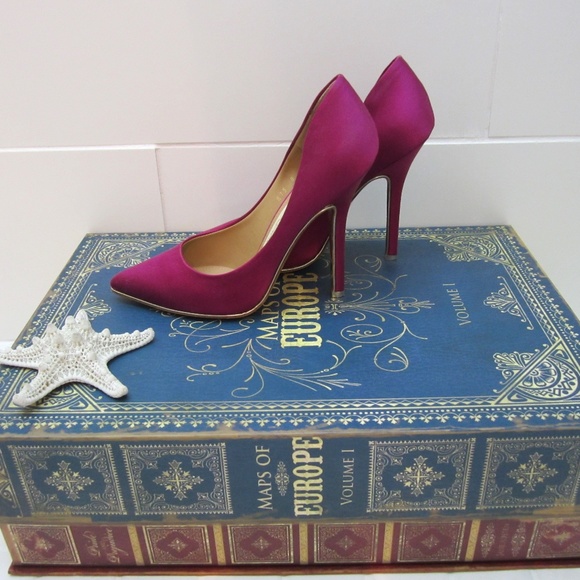 Salvatore Ferragamo Heel Pump size 8 B NWOT - Picture 3 of 7